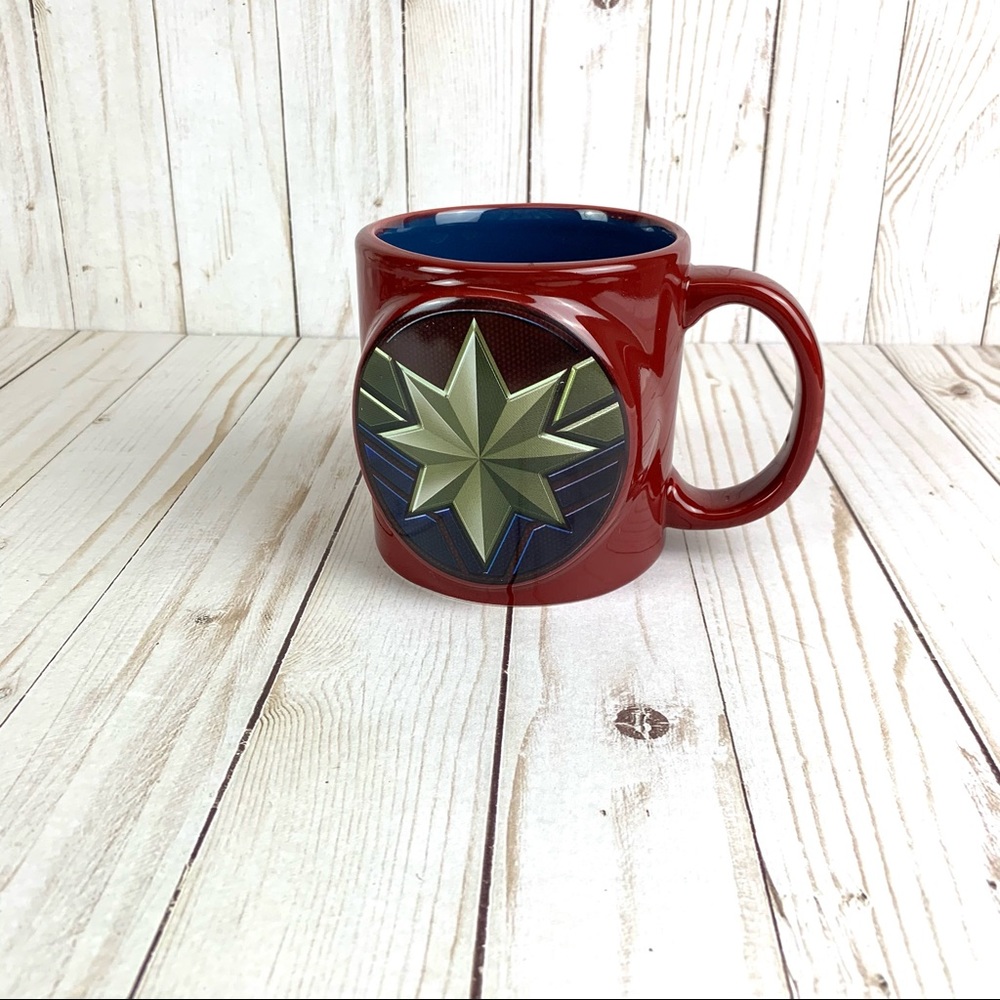 NIB Captain Marvel Sculpted Ceramic 20oz Mug